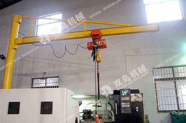 模具吊裝使用雙鳥牌電動葫蘆